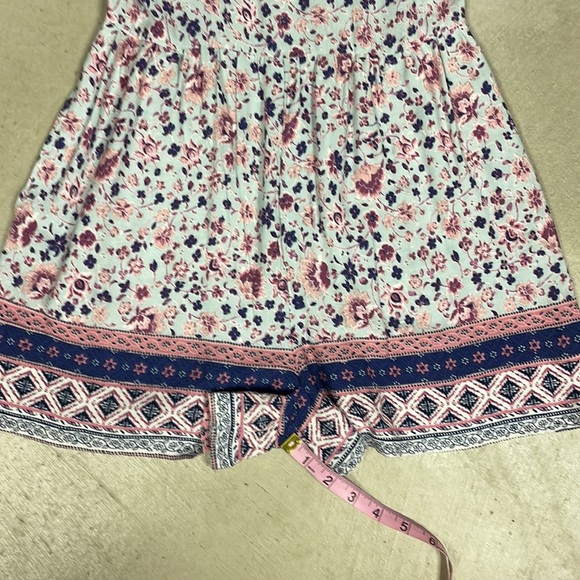 Xhilaration Floral romper with pockets size XS - Picture 8 of 9